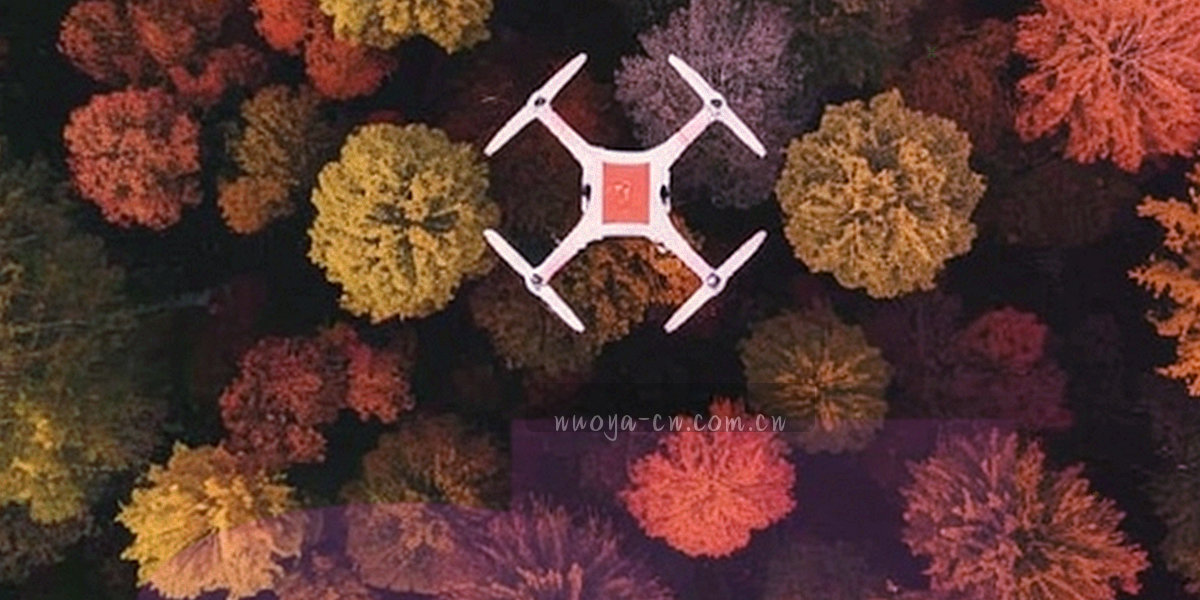 深色底上的法律条文纹理与战术线条叠层，冷白细线框与橙色编号点